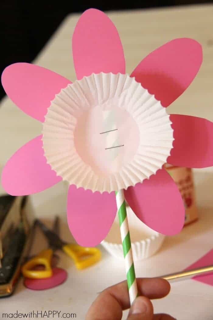 Picture Flower Kids Craft + Free Printable Flower Made with HAPPY