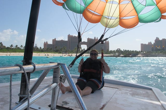 para sailing in Bahamas