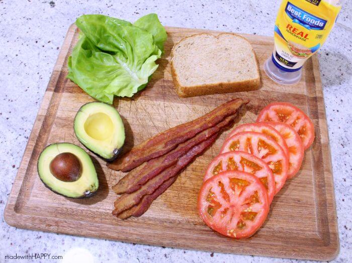 Classic HAPPY BLTA Sandwich Recipe | Bacon, Lettuce, Tomato and Avacado | Classic Sandwiches | #SqueezeMoreOut AD | www.madewithHAPPY.com