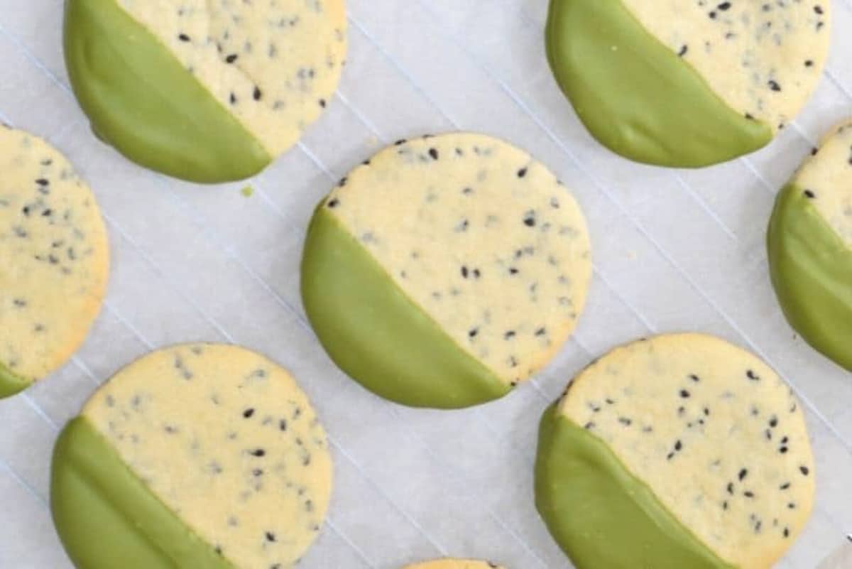 Black sesame and Matcha Shortbread