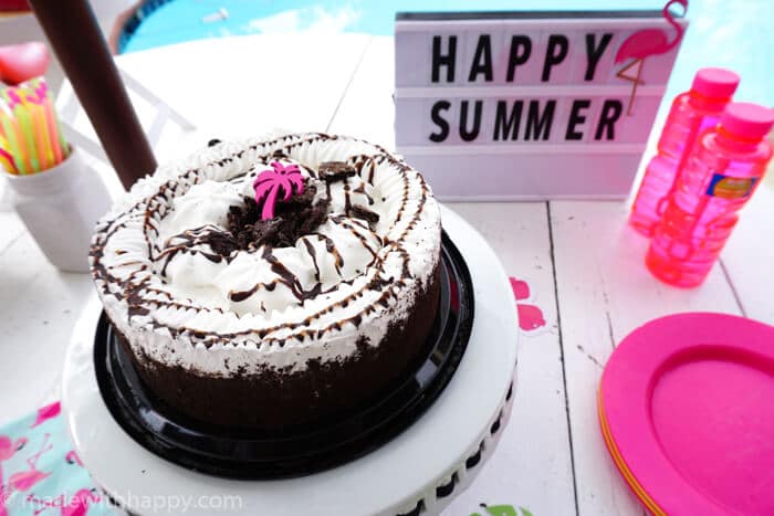 There are 5 key things to remember when hosting a HAPPY Summer celebration. | Hosting a Summer Party | Ice Cream cake parties | Summer Celebration with Ice Cream Cakes | Flamingo Summer Parties | www.madewithhappy.com