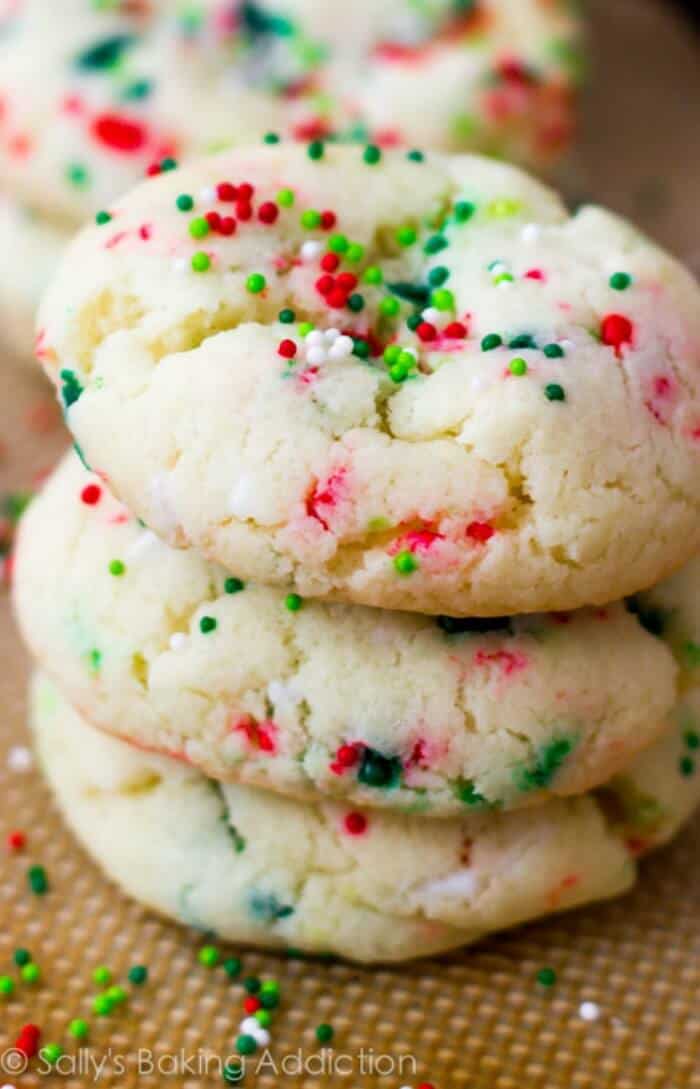 Christmas Funfetti Sugar Cookie | 20+ Holiday Cookies | Christmas Cookie Recipes | www.madewithHAPPY.com