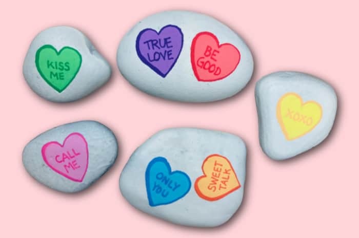 heart painted rocks for Valentines