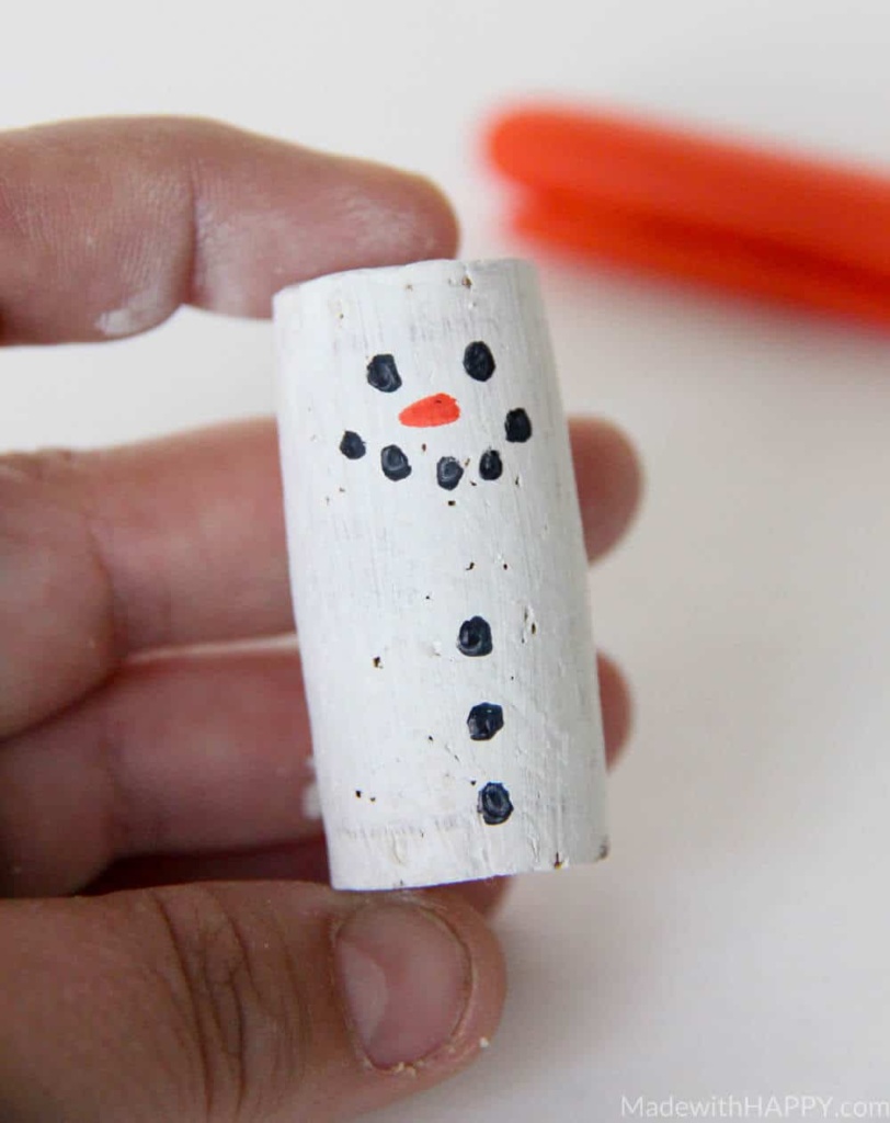 Wine Cork Ornaments - Kids Crafts and Holiday Gift Ideas