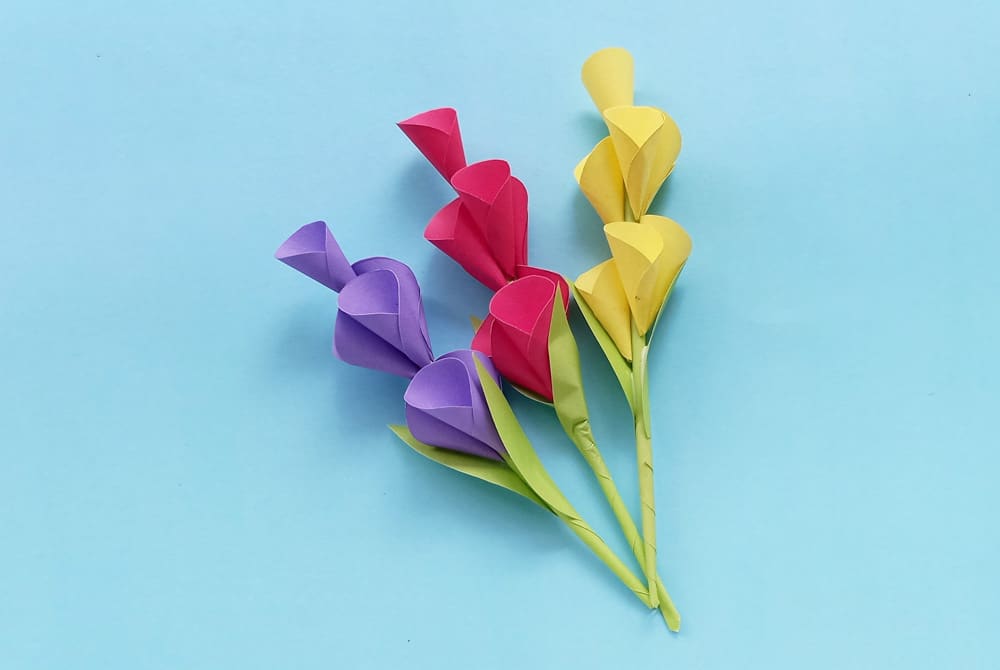 How To Make Construction Paper Flowers - Made with HAPPY