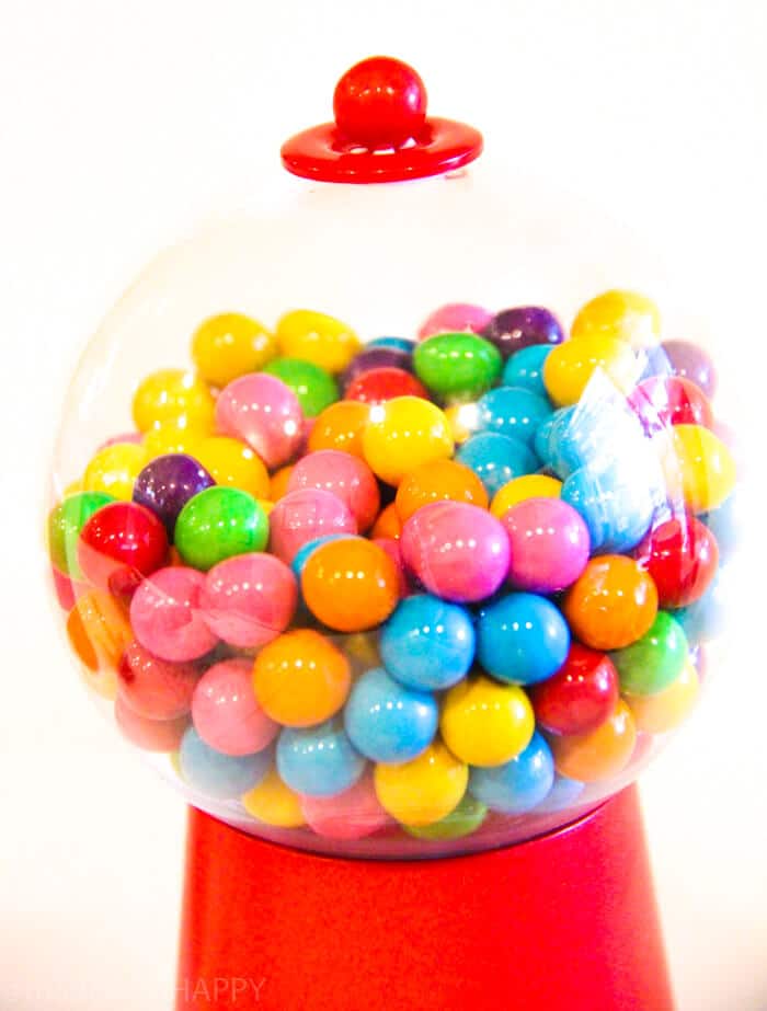There are so many fun make your own Valentine option.  We are in love with this DIY Gumball Machine with free printable.. We're sharing how to make a gumball machine along with these super cute "won't chew be mine" free printables. www.madewtihhappy.com