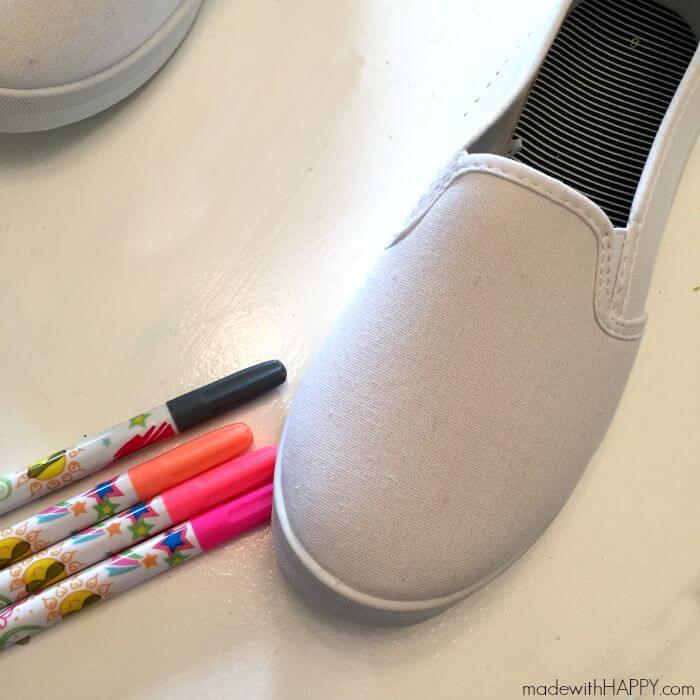 DIY Flamingo Shoes Tutorial | Decorate your own shoes crafts | Fun for a party or wearable art | www.madewithHAPPY.com