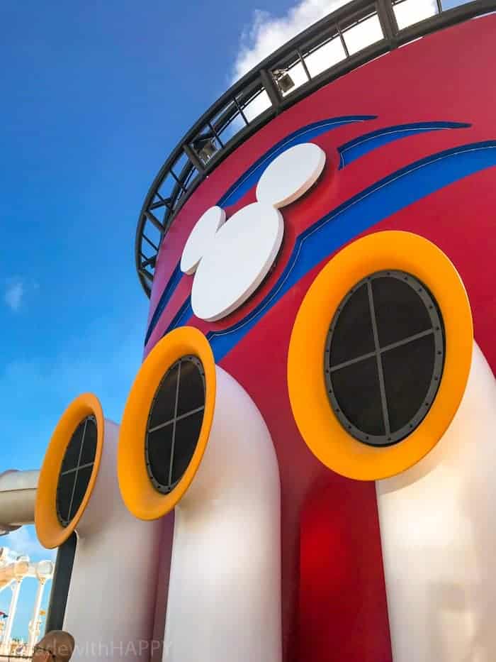 Disney Dream Cruise Ship. What is really like on a Disney WDW Cruise. Answering questions about Disney Cruise and the Disney Dream. What to expect on a Disney Cruise. The Disney Cruise as a family of four!