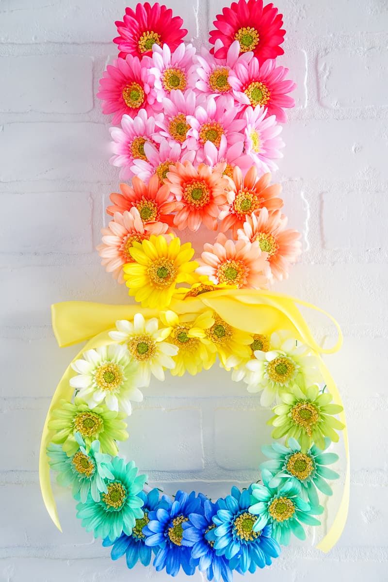 Flower Easter Bunny Wreath. This Easter Bunny Wreath is the perfect DIY Easter wreath. The flowers are just what your Spring Door Hanger needs. Easter Door Hangers made pretty.