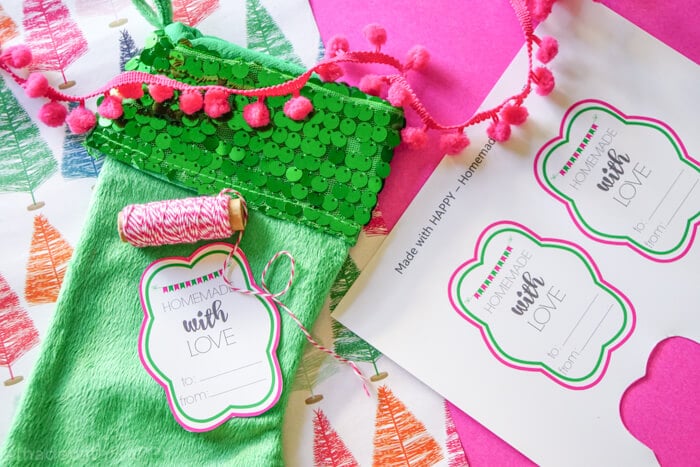 Making you gifts this year?  We have the perfect homemade with love gift tags ready to print! Free printable gift tags. Christmas tag printables. Homemade gifts