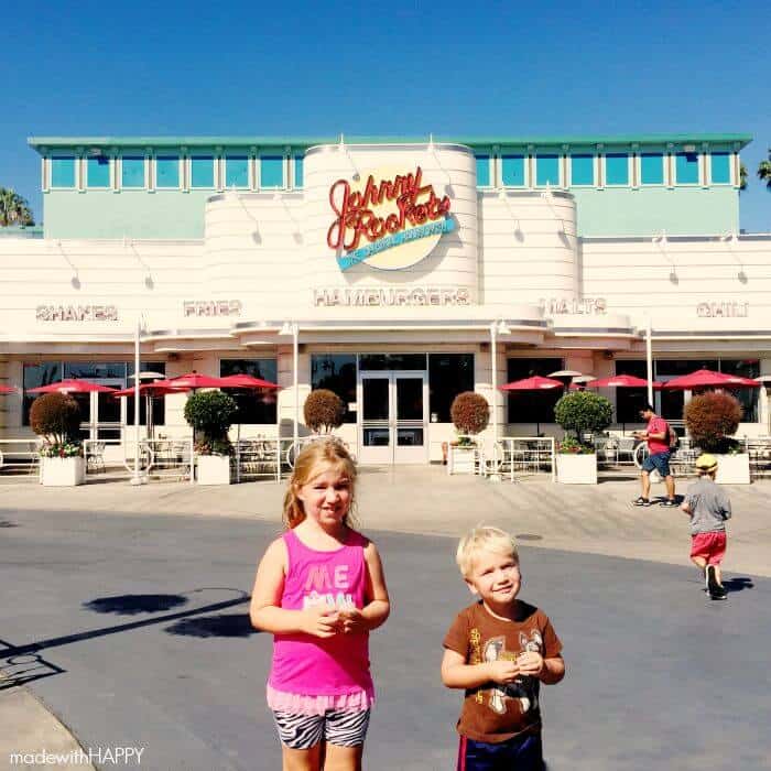 Johnny Rockets - National #ShakeMonth