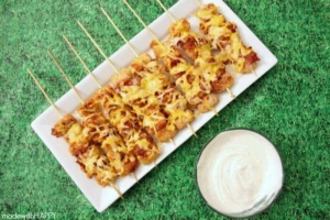 Loaded Tater Tot Skewers | Appetizers | Superbowl food | Tater Tot Kabobs | www.madewithHAPPY.com