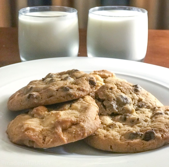 Milk and Cookies. Looking for the fun Indian Wells resort hotel for the family? Check out the Miramonte Resort & Spa located at the base of the Santa Rosa Mountains just minutes away from a ton of things to do in Palm Desert. Visiting Indian Wells Resort during the Summer. Fun Family friendly hotels in Palm Desert