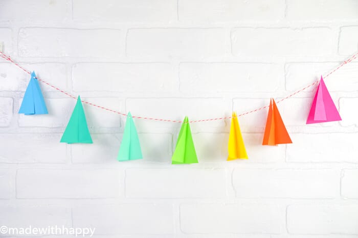 If you're looking for a way to decorate with modern Christmas trees, then we're sharing our simple and colorful tutorial. Paper Crafts for Christmas. Modern Christmas Tree crafts. Simple Christmas Crafts. Kids Crafts for Christmas. 