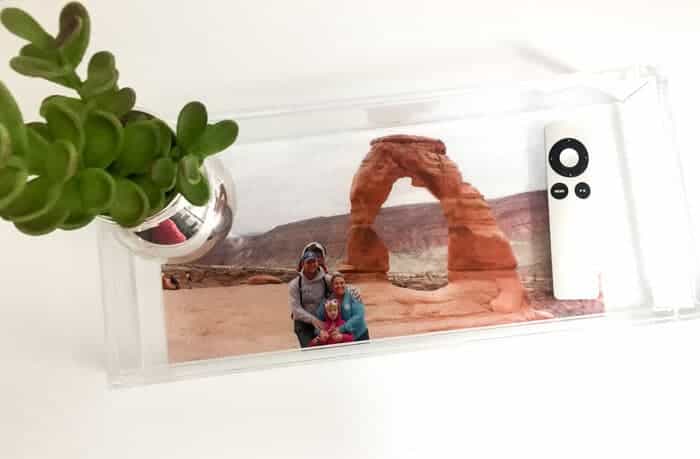 Modern DIY Photo Tray | Personalized Photo Gifts | Modern Acrylic Tray | Photoshop Elements | www.madewithhappy.com