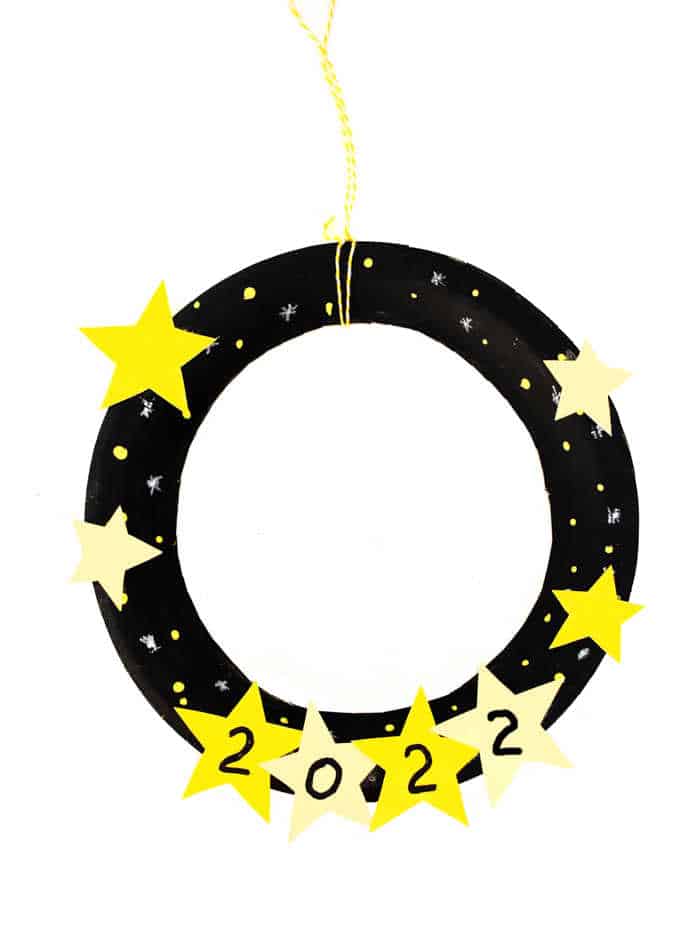 t;he finished star wreath
