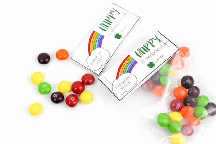 St. Patrick's Day Rainbow Seed Free Printables | St. Patrick's Day Kids Snacks | Rainbow Snacks | Free Printable Rainbow Seed Packets | www.madewithhappy.com