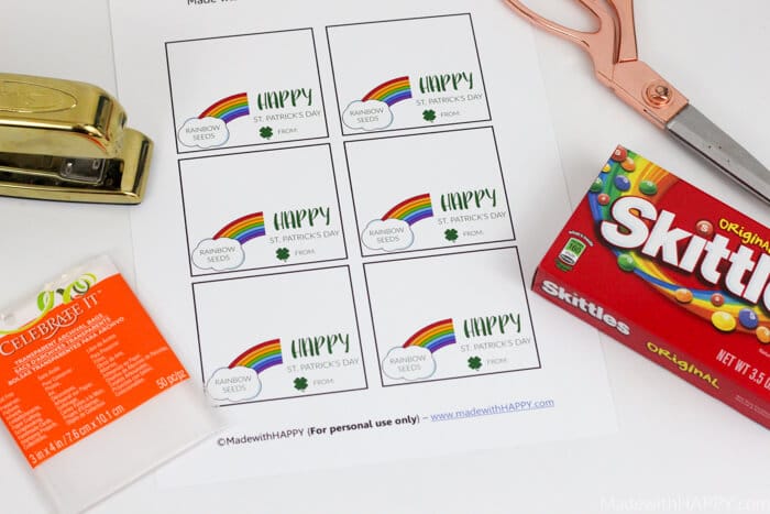 St. Patrick's Day Rainbow Seed Printable | St. Patrick's Day Kids Snacks | Rainbow Snacks | Free Printable Rainbow Seed Packets | www.madewithhappy.com