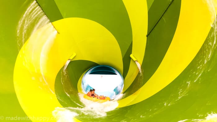 5 Reason to visit Aquatica SeaWorld San Diego as a family. Planning a trip to San Diego as a family. Family Activities in San Diego. Traveling to San Diego as a family. www.madewithhappy.com