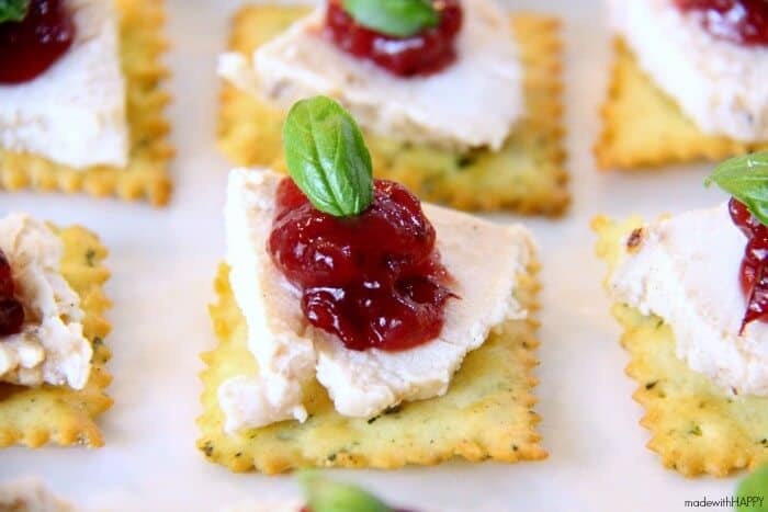 Thanksgiving Leftover Appetizer | Turkey Appetizers | Football Food | www.madewithHAPPY.com
