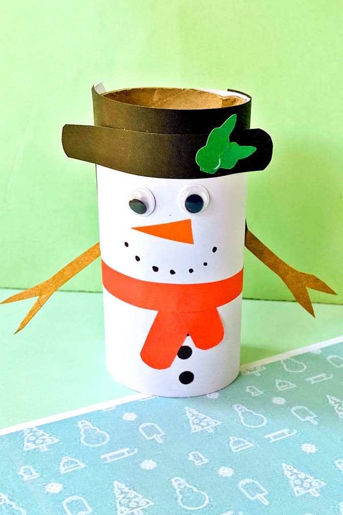 ROCmomma: Toilet-Paper Tube Snowman Craft