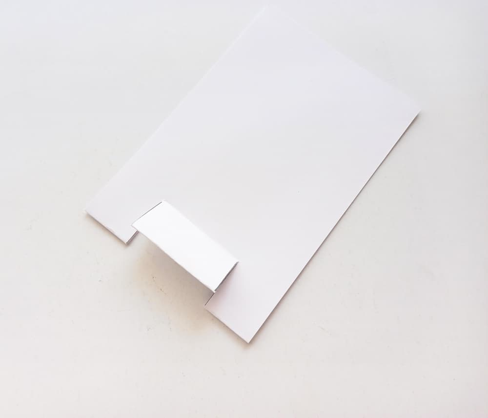 bend white card