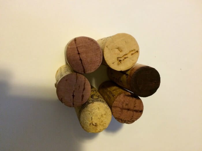 Cork Ornaments. Crafts with corks. Ornament crafts. Christmas Crafts for kids. Kids Ornaments. Cork Crafting.