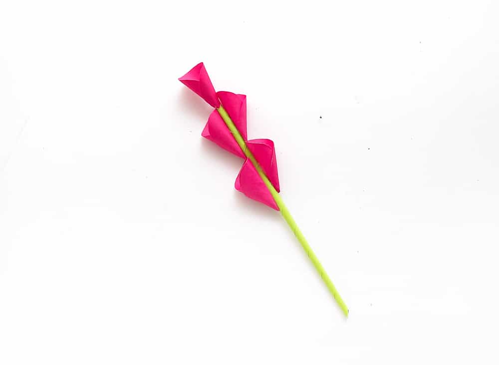 How To Make Construction Paper Flowers - Made with HAPPY