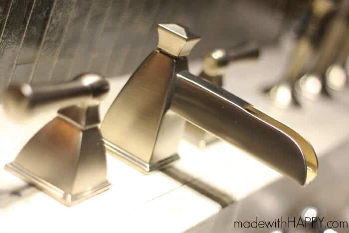 delta-faucet-bathroom