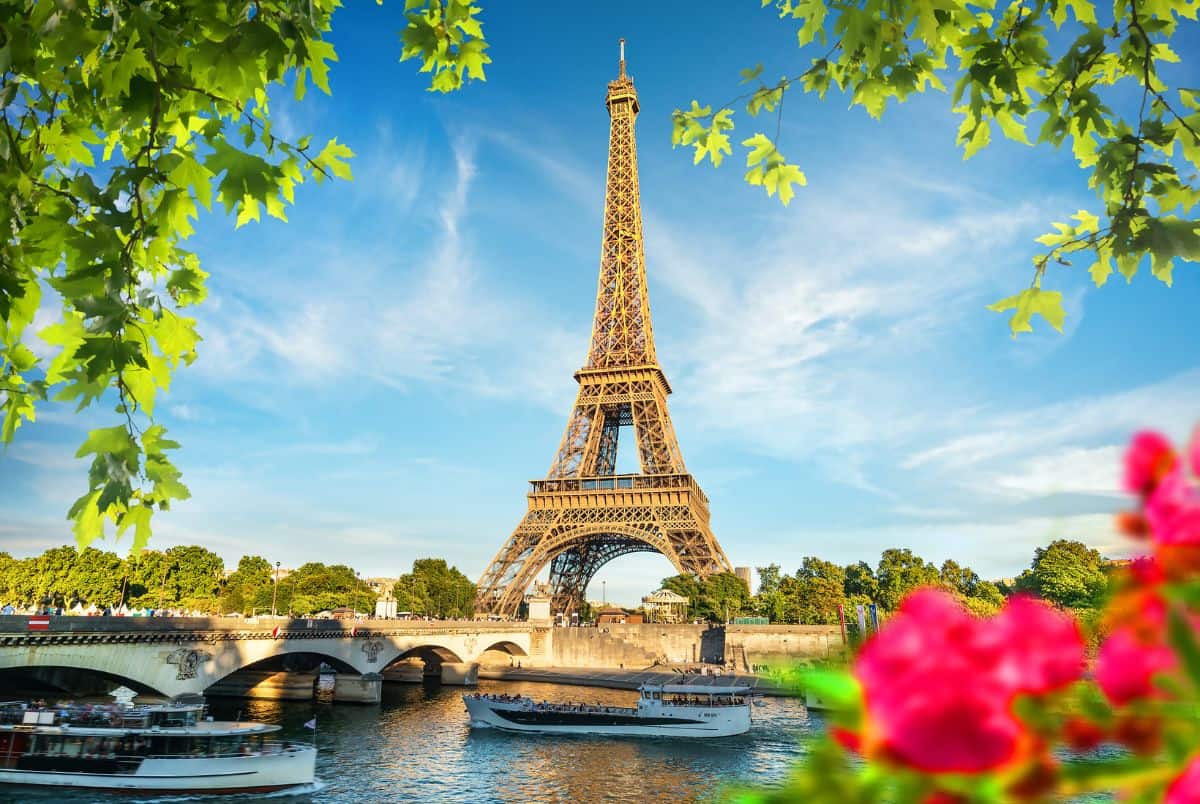 eiffel tower in spring