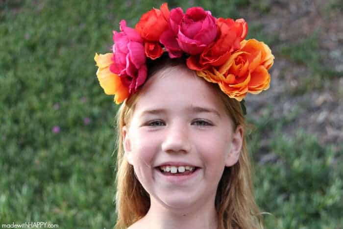 how to make floral crowns | Simple Flower Crowns | Silk Flower Headbands | Flower Crowns for Bridesmaids | Floral Crowns Boho Chic | www.madewithhappy.com