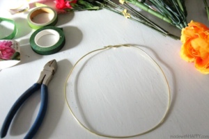 how to make floral crowns | Simple Flower Crowns | Silk Flower Headbands | Flower Crowns for Bridesmaids | Floral Crowns Boho Chic | www.madewithhappy.com