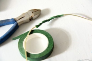 how to make floral crowns | Simple Flower Crowns | Silk Flower Headbands | Flower Crowns for Bridesmaids | Floral Crowns Boho Chic | www.madewithhappy.com