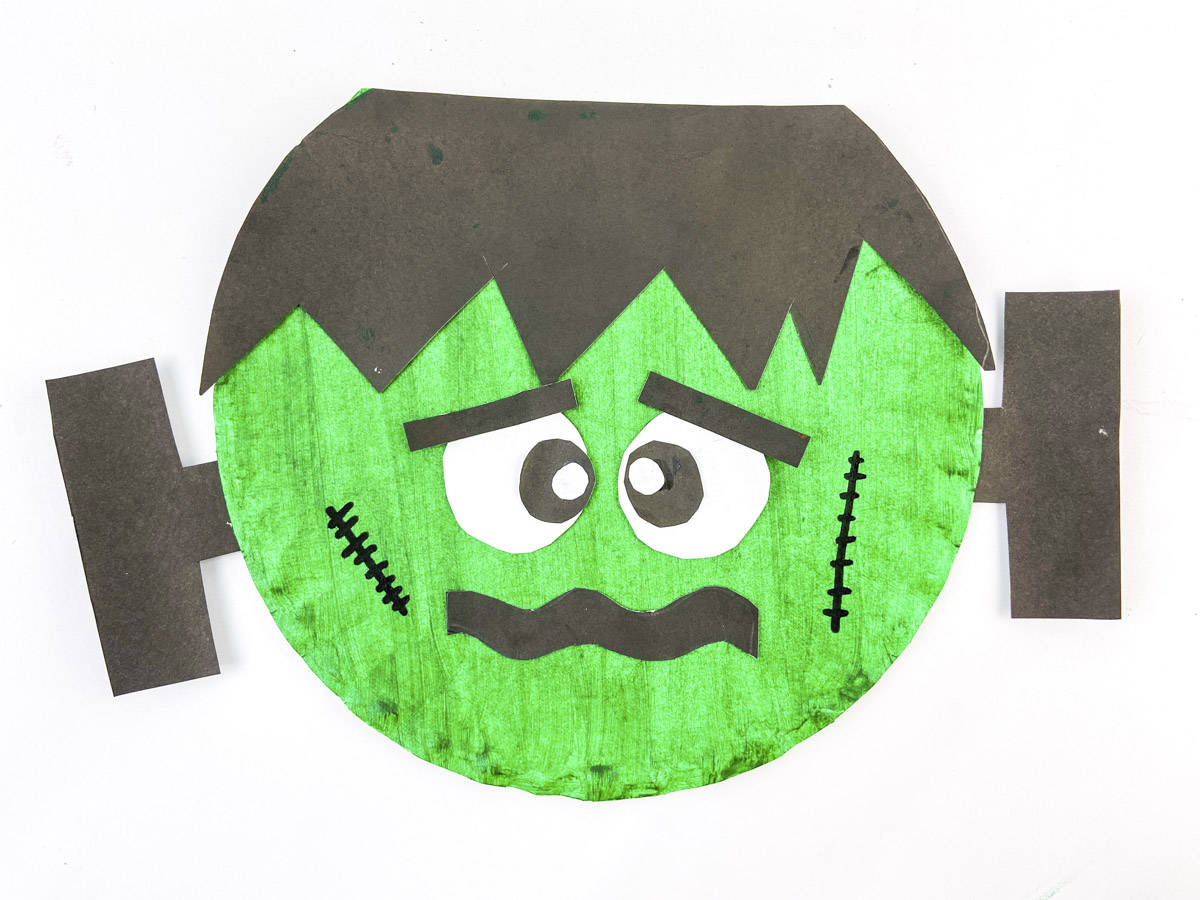 Frankenstein paper plate craft for kids