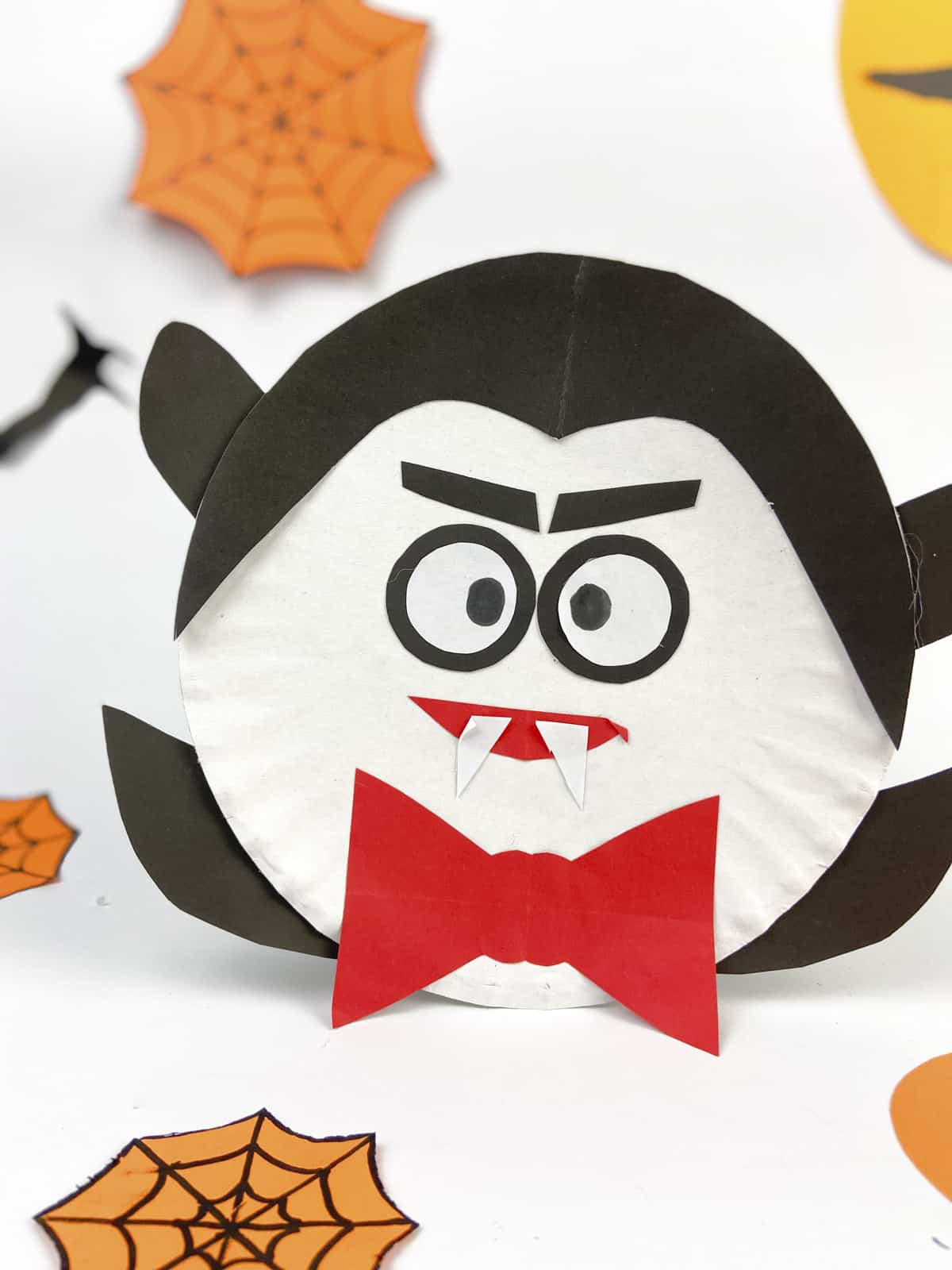 fun vampire craft with paper plates