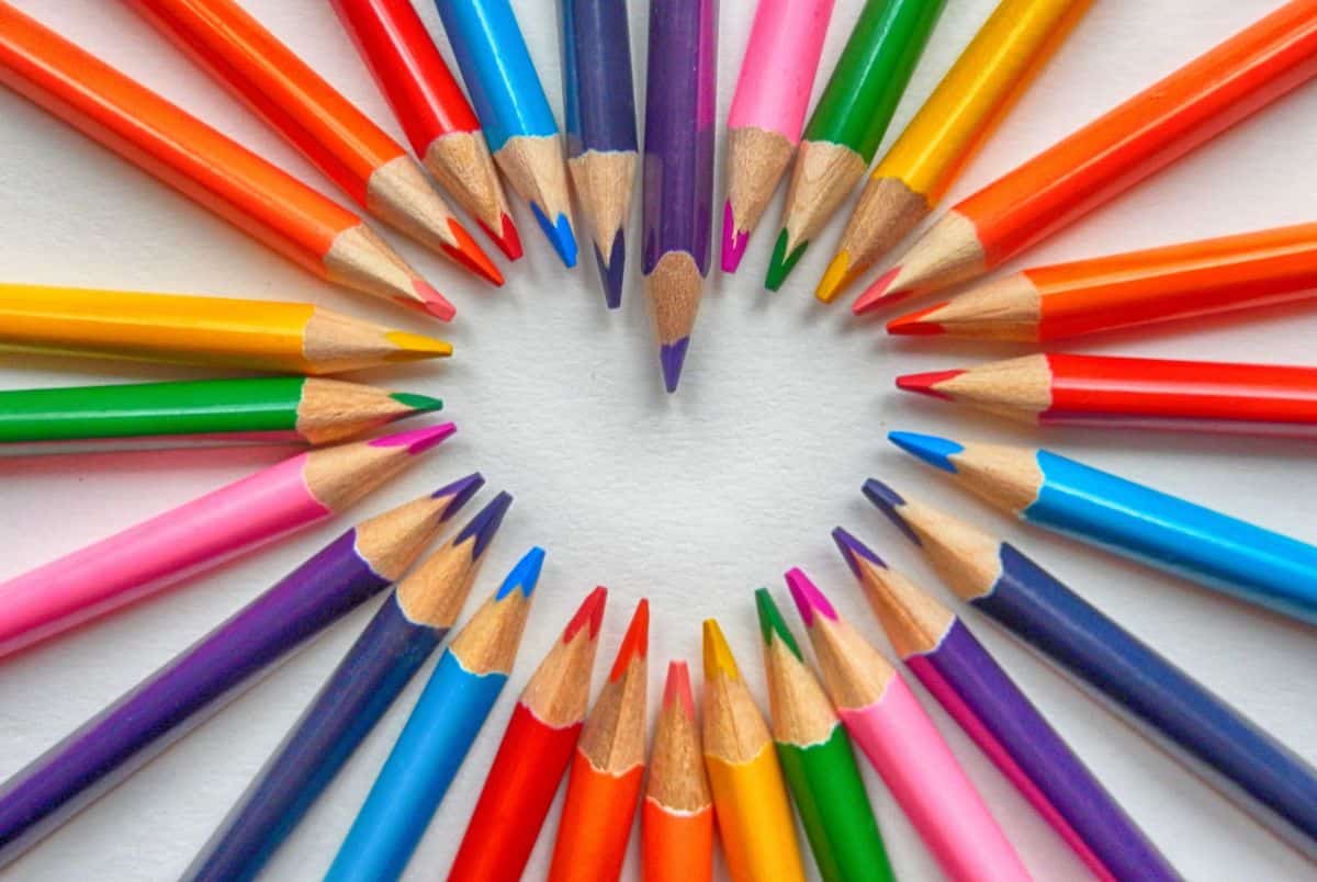 heart drawing pencils