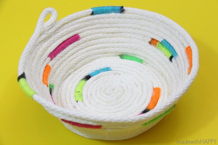 How to make a no-sew rope bowl | Rope Crafting | www.madewithHAPPY.com