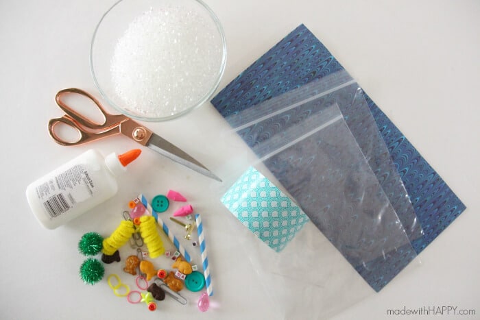 DIY I-Spy Bag | How to make an i-spy bag for your next road trip. | Fun Road trip Activities for kids | Kids Summer Activities  | www.madewithhappy.com