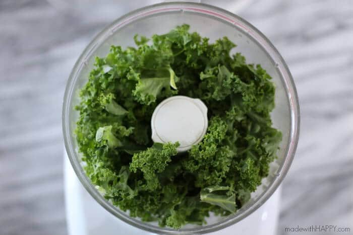 Simple Kale Pesto | Easy Meatless Monday Meal | Easy Kale Pesto | www.madewithHAPPY.com