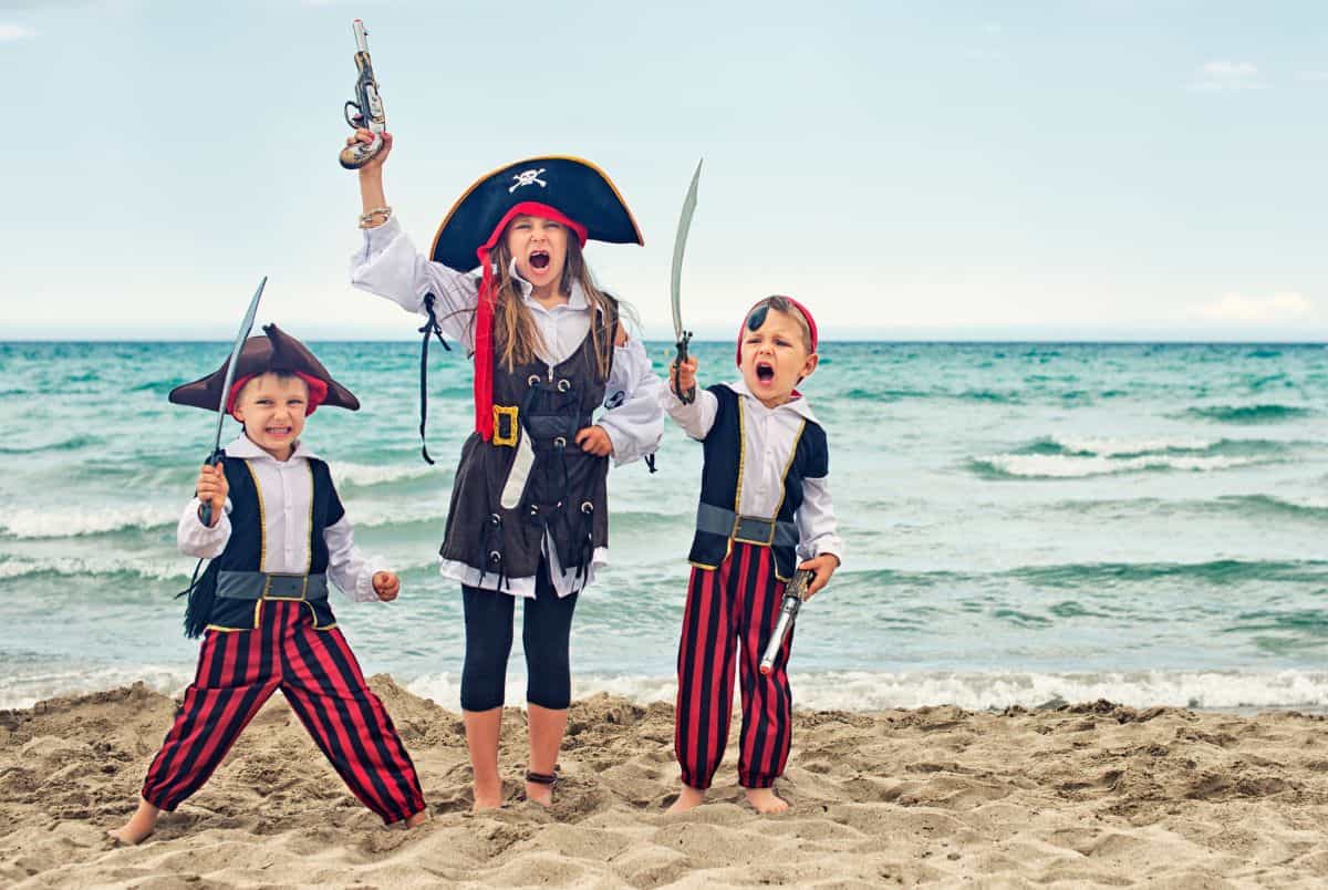 kids dressed as pirates - boy pirate and girl pirates