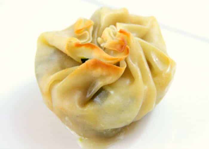 Chicken Pot Pie Bites | Reduced Fat Chicken Pot Pies | Wonton Chicken Pot Pies | Healthier Version of Chicken Pot Pies | Simply Raised Chicken | Kid Friendly Chicken Pot Pies | www.madewithhappy.com