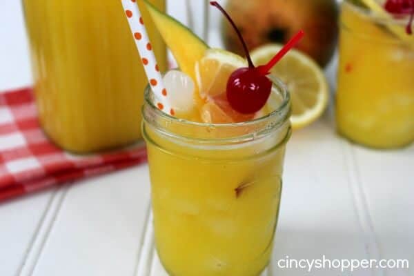 33+ Lemonade Recipes | Pineapple Lemonade | Strawberry Lemonade | Sparkling Lemonade and more | www.madewithhappy.com