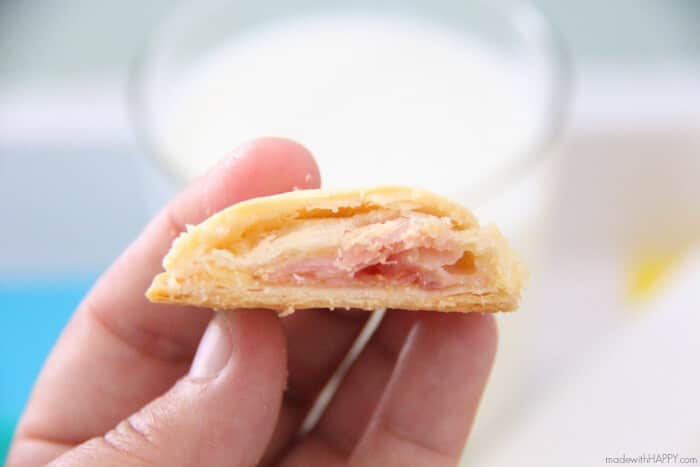 Mini Ham and Cheese Hand Pies | Afterschool Snack Recipe | Mini Hand Pies | Homemade Hot Pockets | Savory Afterschool Snacks | www.madewithhappy.com