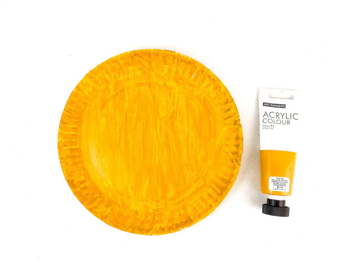 paint plate yellow for lion