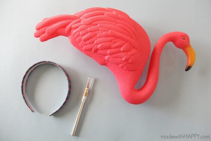DIY Pink Flamingo Costume | Flamingo Costume | Homemade costumes Pink Flamingo | www.madewithhappy.com