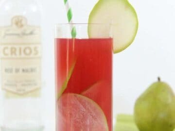 Pink Pear Wine Cocktail | Pear Sangria using a Rose of Malbec | This dry crisp drink its perfect for FALL | #CRIOSinspires AD