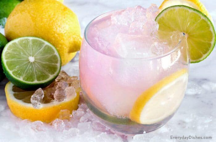 33+ Lemonade Recipes | Pineapple Lemonade | Strawberry Lemonade | Sparkling Lemonade and more | www.madewithhappy.com