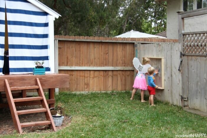 Make an outdoor easel to get your kids playing outside all day long! | Summer Activities for Kids | Outdoor fun | www.madewithHAPPY.com