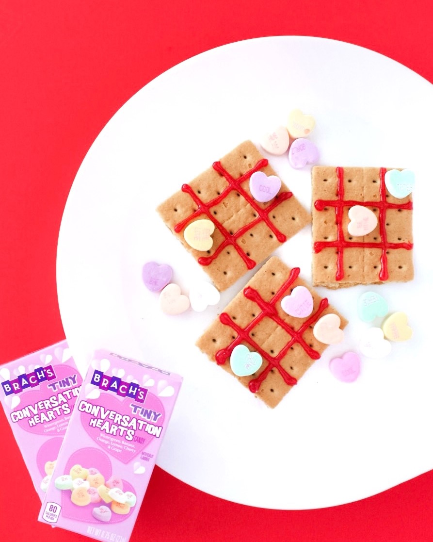 valentines day tic tac toe crackers