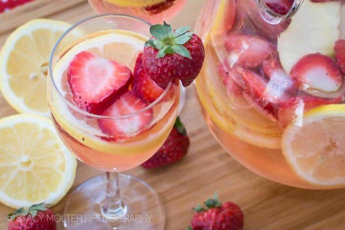 33+ Lemonade Recipes | Pineapple Lemonade | Strawberry Lemonade | Sparkling Lemonade and more | www.madewithhappy.com